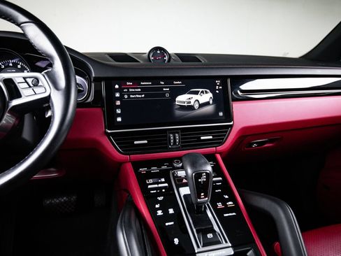 Certified 2023 Porsche Cayenne AWD/4WD image 19