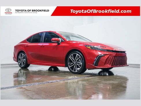 Used 2025 Toyota Camry XSE FWD image 1