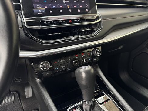 Used 2022 Jeep Compass Limited image 20