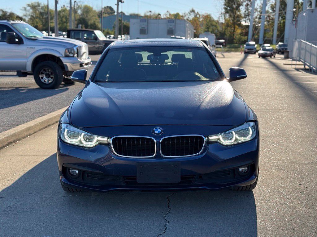 Used 2018 BMW 330i xDrive Sedan AWD/4WD image 3