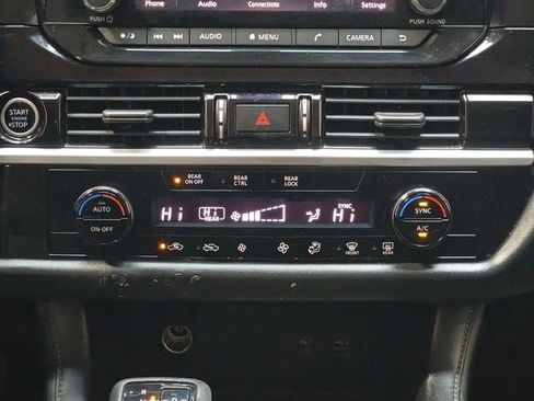 Used 2022 Nissan Pathfinder S image 21