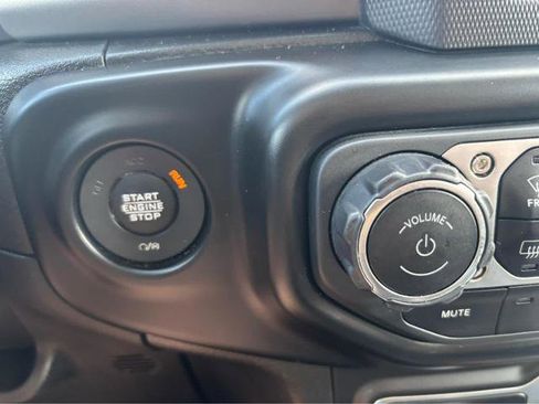 Used 2020 Jeep Wrangler Unlimited Sport S AWD/4WD image 24