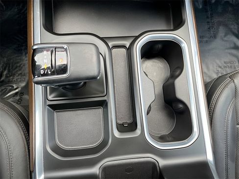 Used 2024 Chevrolet Silverado 1500 High Country w/ Midnight Edition image 17