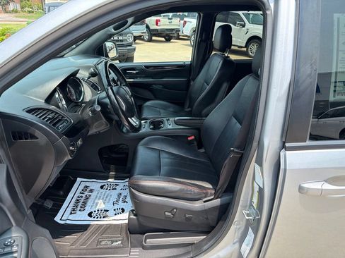 Used 2018 Dodge Grand Caravan GT FWD image 10