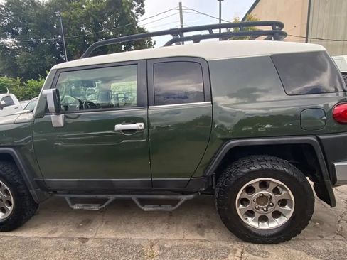 Used 2013 Toyota FJ Cruiser 4WD w/ Upgrade Pkg image 4