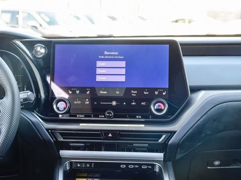 New 2026 Lexus TX 500h AWD image 17