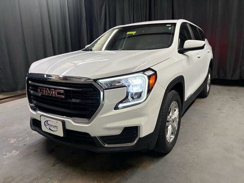 Used 2024 GMC Terrain SLE AWD/4WD image 1