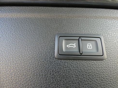 Used 2019 Audi SQ5 Premium Plus w/ Premium Plus Package image 83