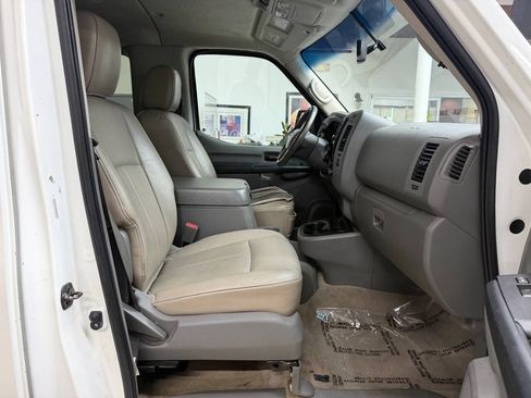 Used 2016 Nissan NV 3500 SL RWD image 13