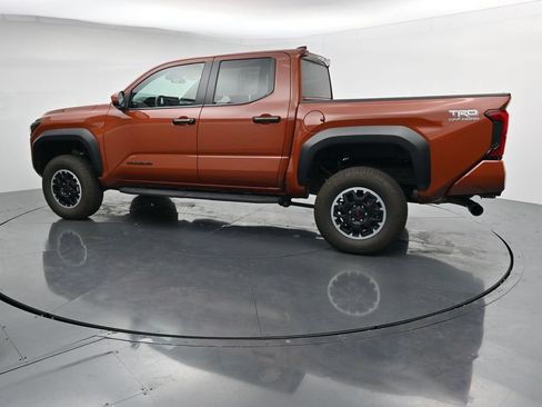 Used 2025 Toyota Tacoma TRD Off-Road AWD/4WD image 5