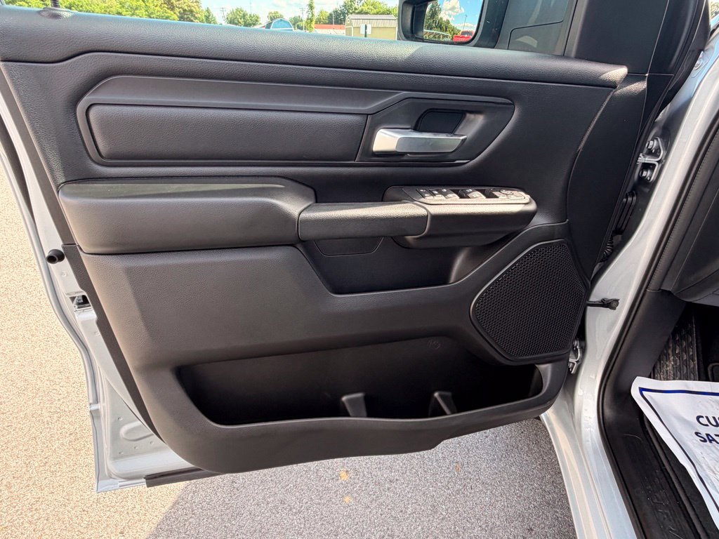 New 2026 RAM 1500 Express AWD/4WD image 17