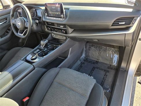 Used 2023 Nissan Rogue SV image 22