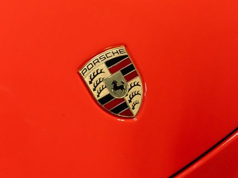 Used 2018 Porsche 911 Carrera RWD image 12