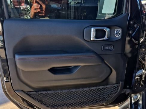 Used 2018 Jeep Wrangler Unlimited Rubicon image 9