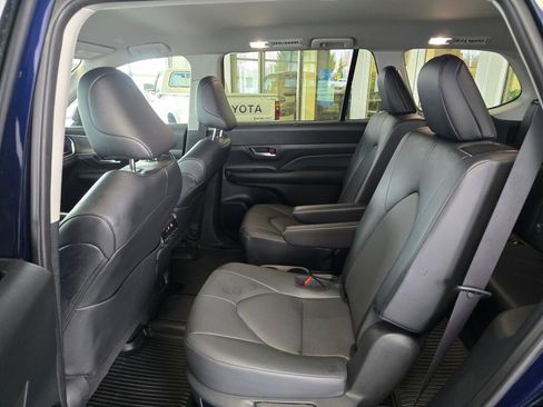 Certified 2024 Toyota Grand Highlander AWD image 40