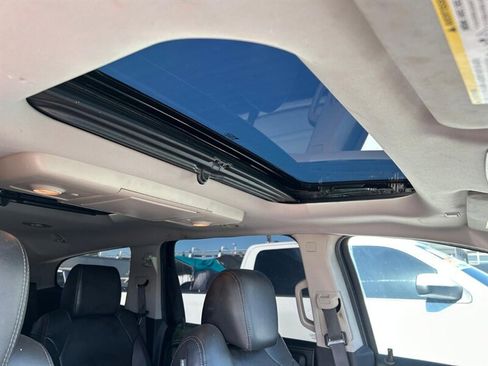 Used 2016 Chevrolet Traverse LTZ FWD image 22
