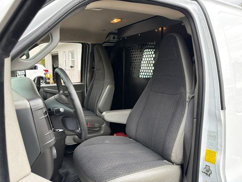 Used 2025 GMC Savana 2500 w/ Driver Convenience Package RWD image 18