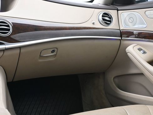 Used 2015 Mercedes-Benz S 550 Sedan image 8