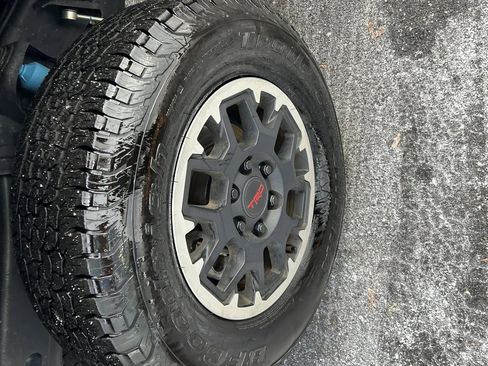 Used 2024 Toyota Tacoma TRD Off-Road image 22