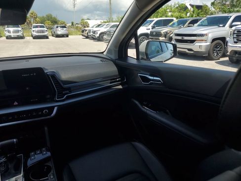 Used 2025 Kia Sportage SX FWD image 19