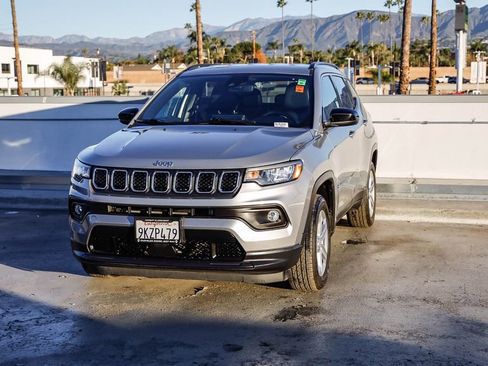 Certified 2023 Jeep Compass Latitude image 3
