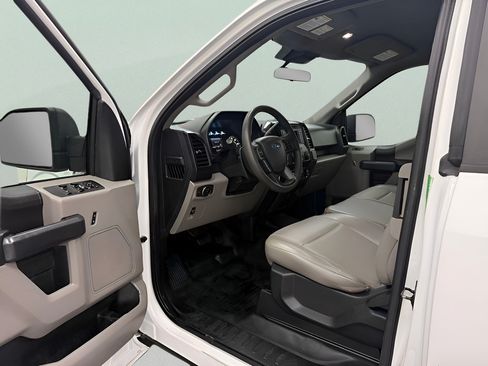 Used 2019 Ford F150 XL w/ Equipment Group 101A Mid RWD image 9