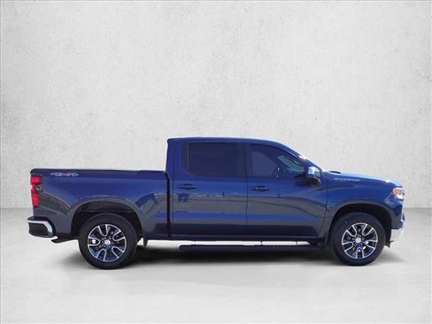 Used 2022 Chevrolet Silverado 1500 LT AWD/4WD image 5