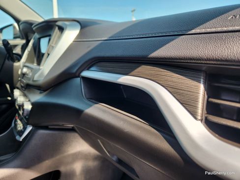 Used 2023 GMC Terrain SLE w/ Driver Convenience Package image 32