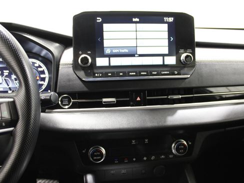 Used 2024 Mitsubishi Outlander SEL image 12