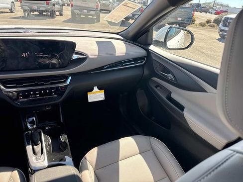 New 2026 Buick Envista Sport Touring FWD image 19