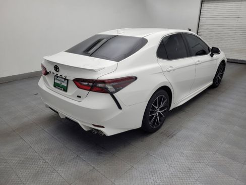 Used 2021 Toyota Camry SE w/ Convenience Package FWD image 9