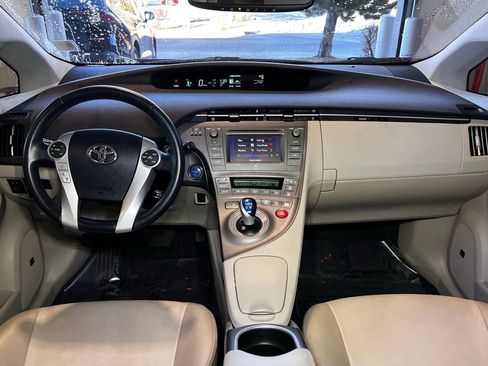 Used 2014 Toyota Prius Four image 13