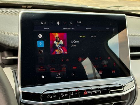 Used 2025 Jeep Compass Limited image 20