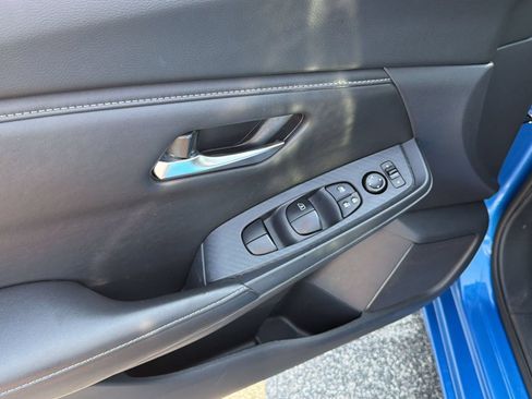 Used 2024 Nissan Sentra SV FWD image 17