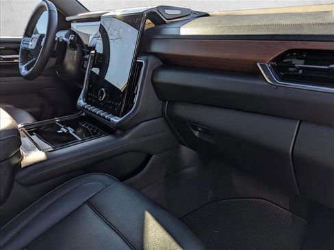 Used 2025 GMC Yukon Denali image 23