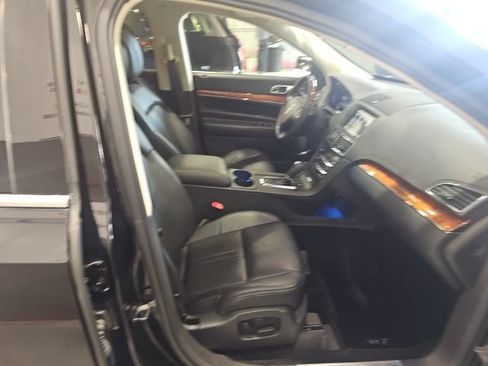 Used 2017 Lincoln MKT AWD w/ Technology Package image 27
