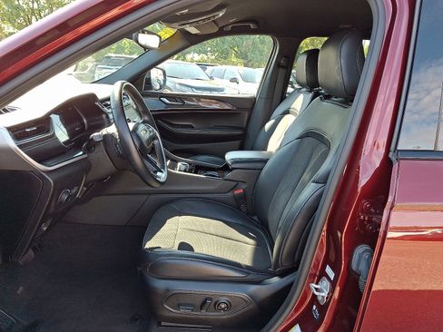 Used 2022 Jeep Grand Cherokee L Laredo image 14