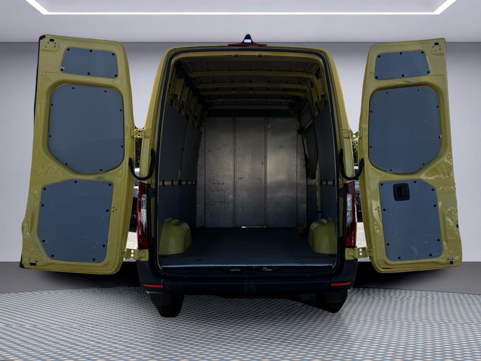 Used 2021 Mercedes-Benz Sprinter 1500 image 9