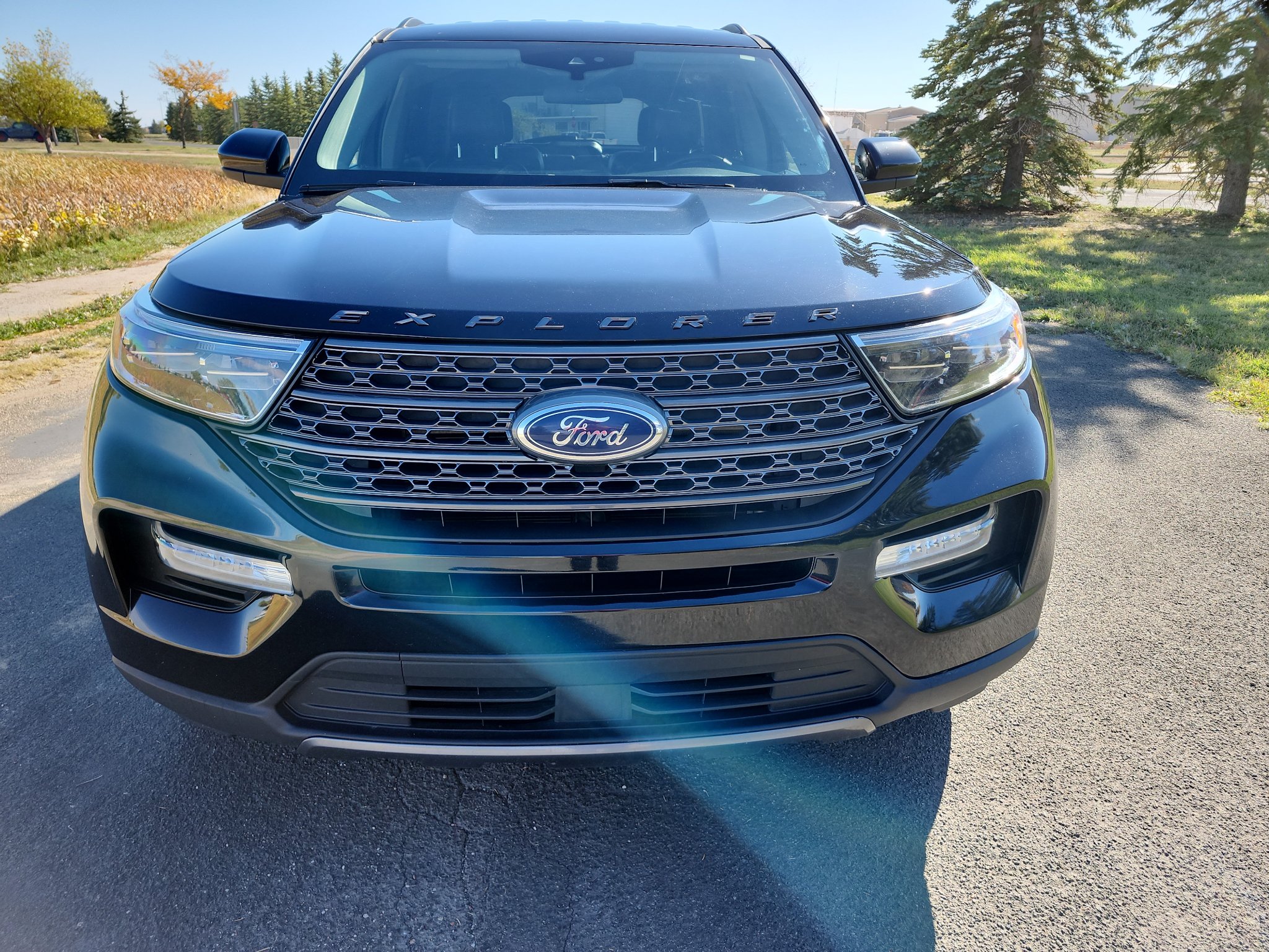 Used 2023 Ford Explorer XLT w/ XLT Sport Appearance Package AWD/4WD image 7