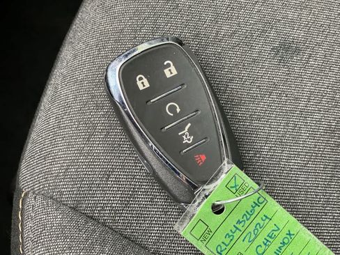 Used 2024 Chevrolet Equinox LT FWD image 28