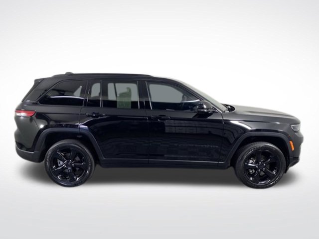 Used 2024 Jeep Grand Cherokee Altitude AWD/4WD image 9