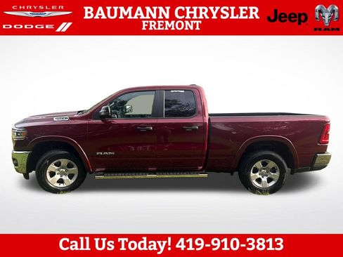 Used 2025 RAM 1500 Big Horn AWD/4WD image 3