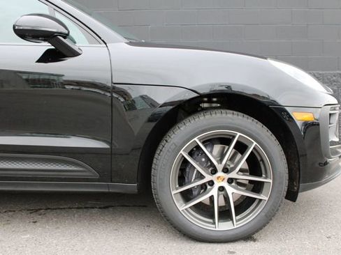 Used 2026 Porsche Macan AWD/4WD image 11