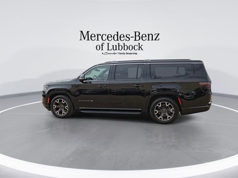 Used 2024 Jeep Wagoneer L Series III w/ Flexible Seating Group AWD/4WD image 6