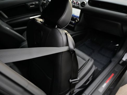 Used 2022 Ford Mustang Shelby GT500 w/ Technology Package image 46