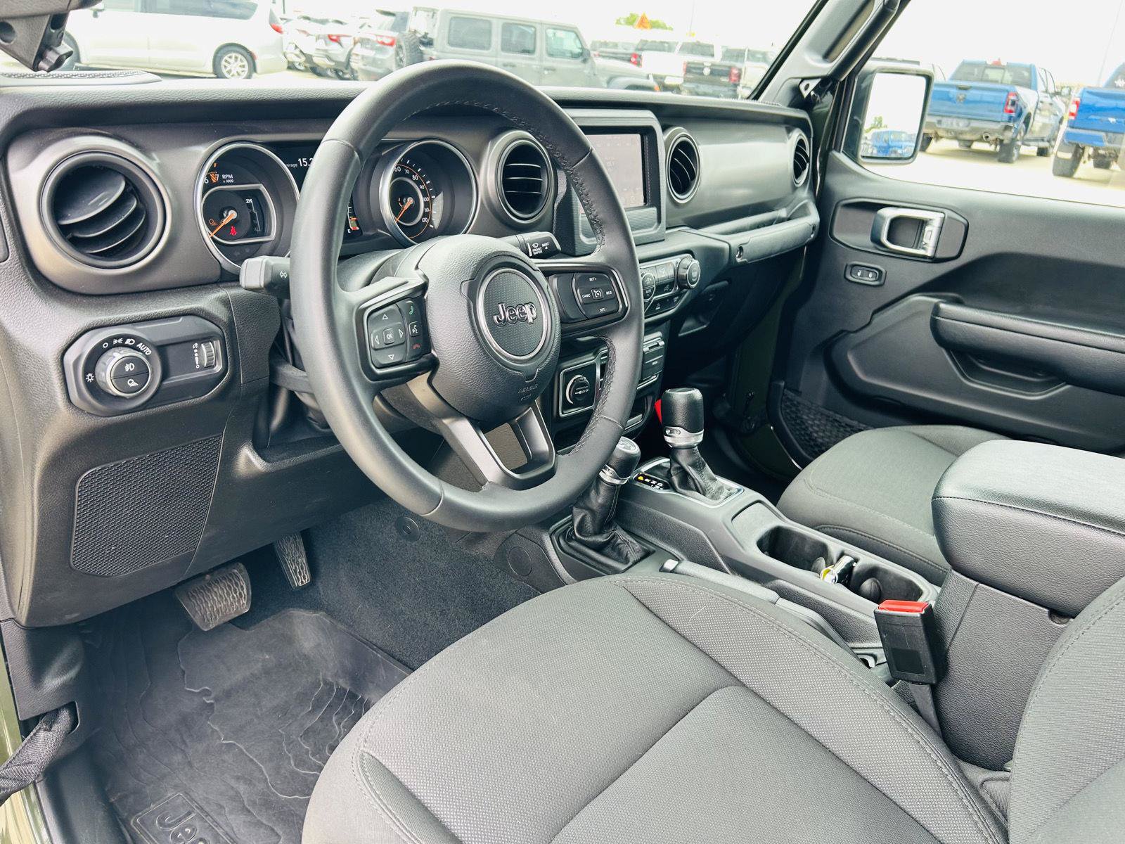 Used 2023 Jeep Gladiator Sport AWD/4WD image 9