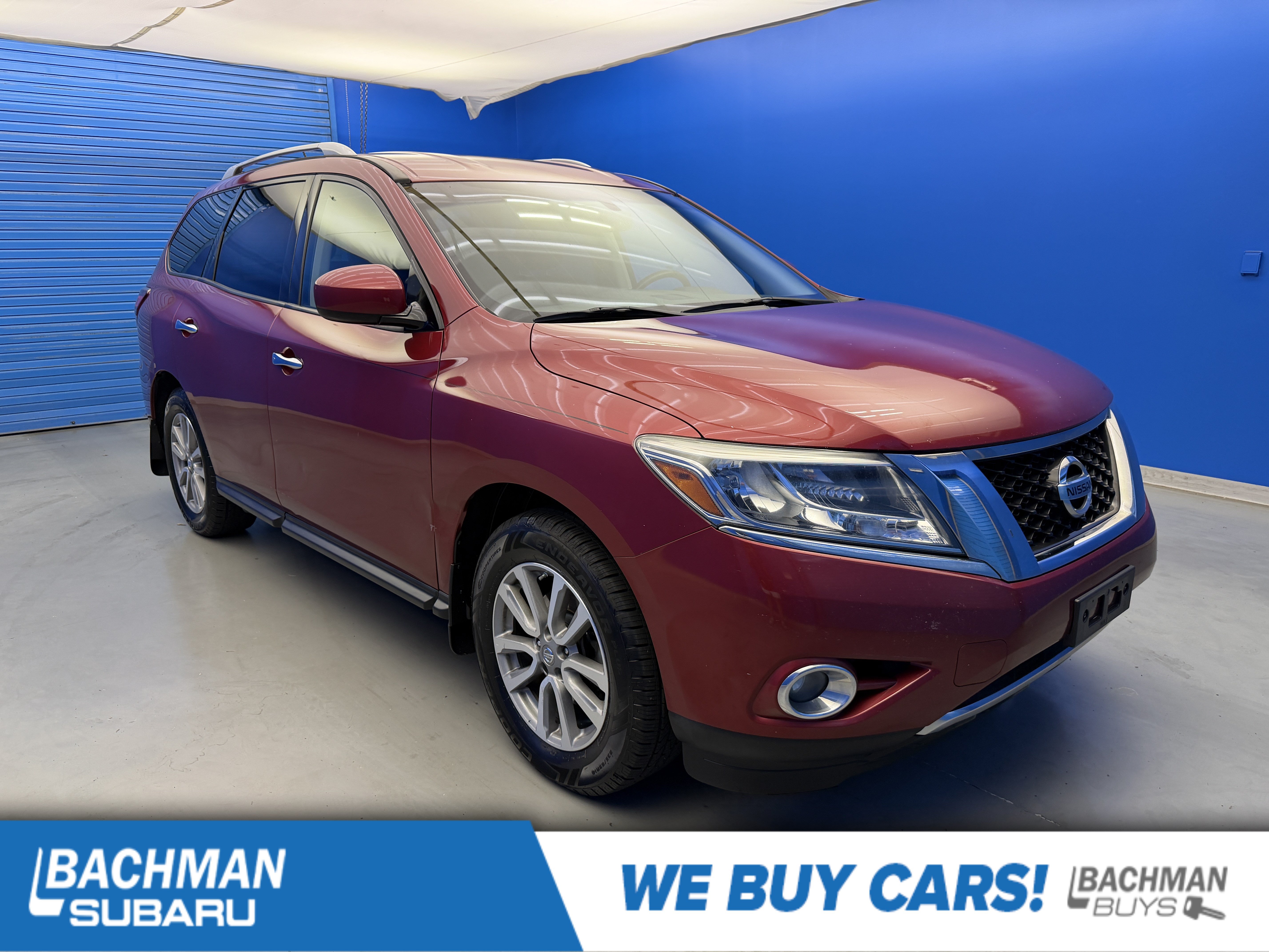 Used 2015 Nissan Pathfinder SV FWD image 1