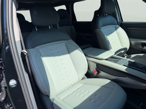 Certified 2026 Kia EV9 Wind AWD/4WD image 19