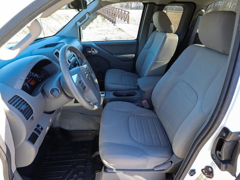 Used 2016 Nissan Frontier S image 28