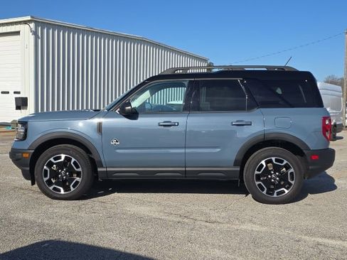 Used 2024 Ford Bronco Sport Outer Banks w/ Tech Package image 2